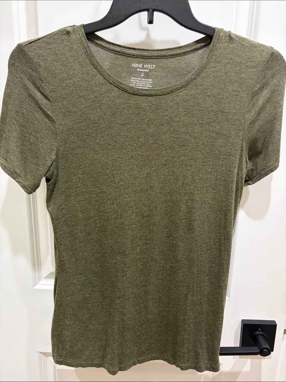 Nine West Olive Crewneck Short Sleeve Tee